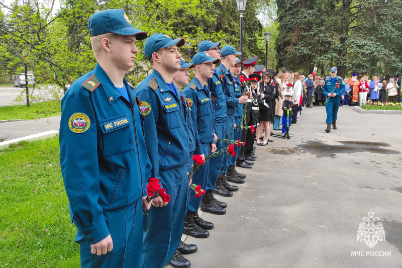 Спaсатели Центра почтили память героев Великой Отечественной войны