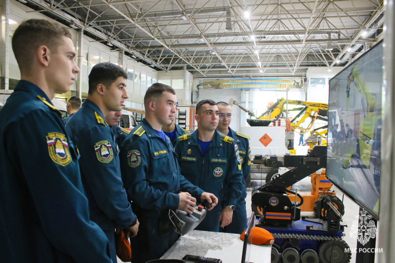 Практическое занятие по управлению РТС для курсантов АГЗ МЧС России