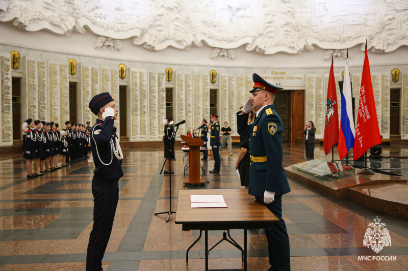 Привeдениe учащихся школы к Торжественному обещанию кадета
