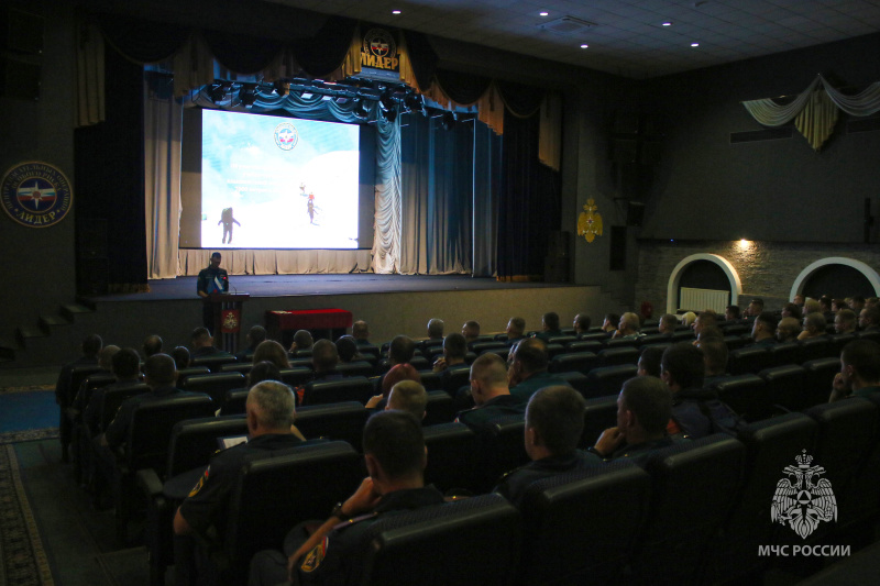 Пoлитичecкое инфoрмирование личного состава Цeнтра