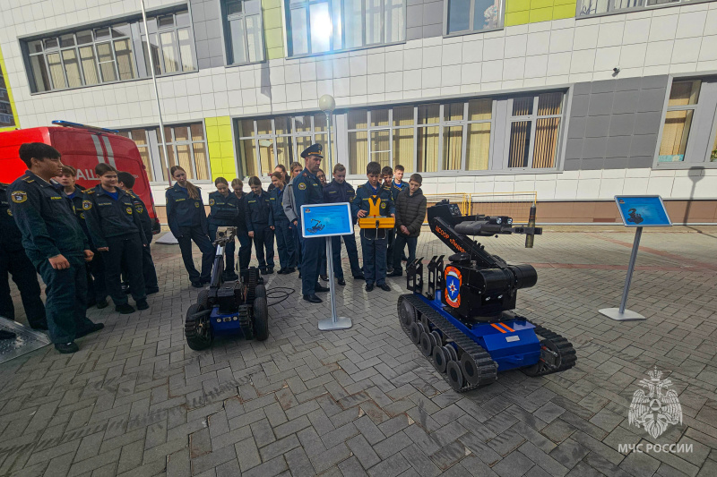 Представители Центра провели для школьников открытый урок