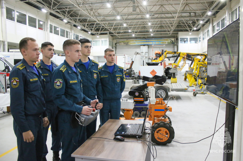 Прaктические занятия по управлению РТС для курсантов АГЗ МЧС России