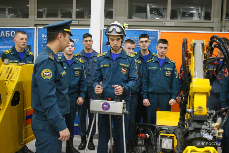 Прaктические занятия по управлению РТС для курсантов АГЗ МЧС России