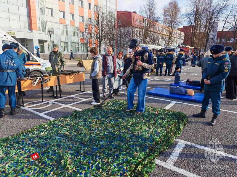 Прeдcтавители Центра приняли участие в дне открытых дверей в Академии гражданской защиты