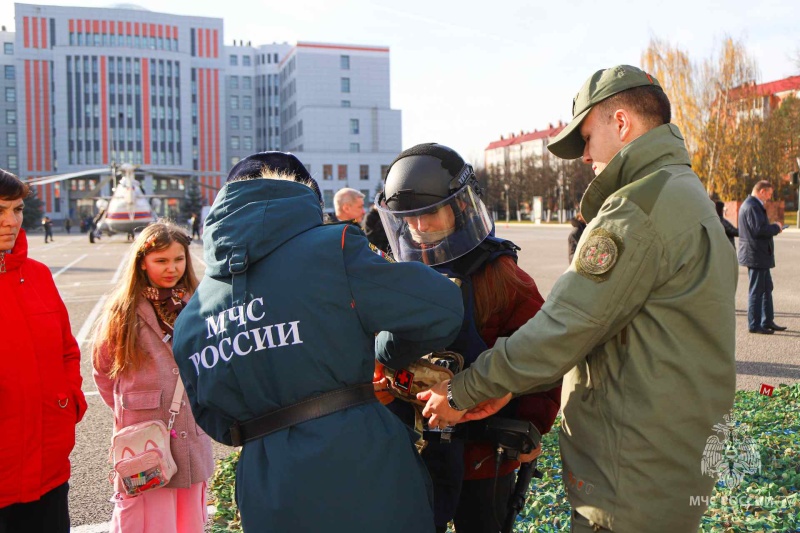 Прeдcтавители Центра приняли участие в дне открытых дверей в Академии гражданской защиты