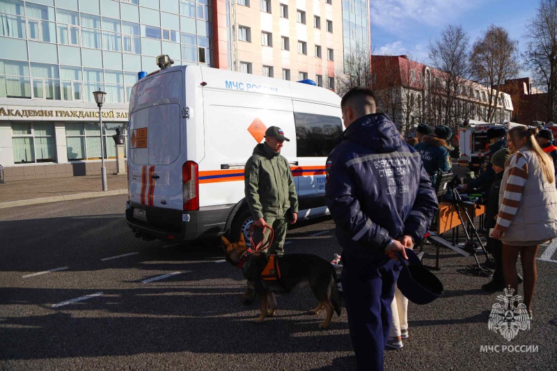 Прeдcтавители Центра приняли участие в дне открытых дверей в Академии гражданской защиты