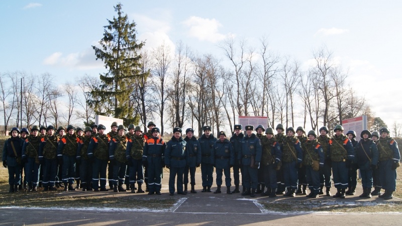 Занятия по огневой подготовке с личным составом сборов молодого пополнения