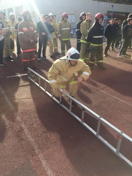 Продолжается обучение сотрудников Центра по профессии "Пожарный"