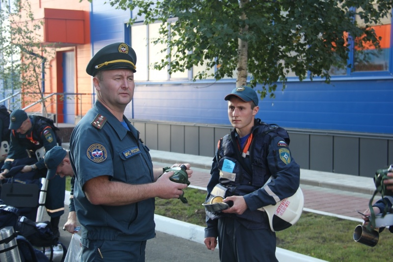 Занятия по десантной подготовке с прибывшими офицерами.