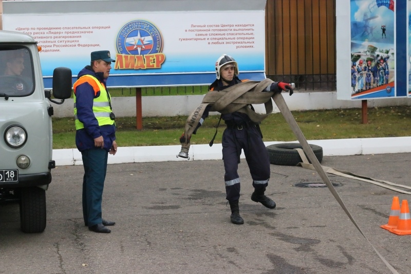 Завершились соревнования по пожарному кроссфиту