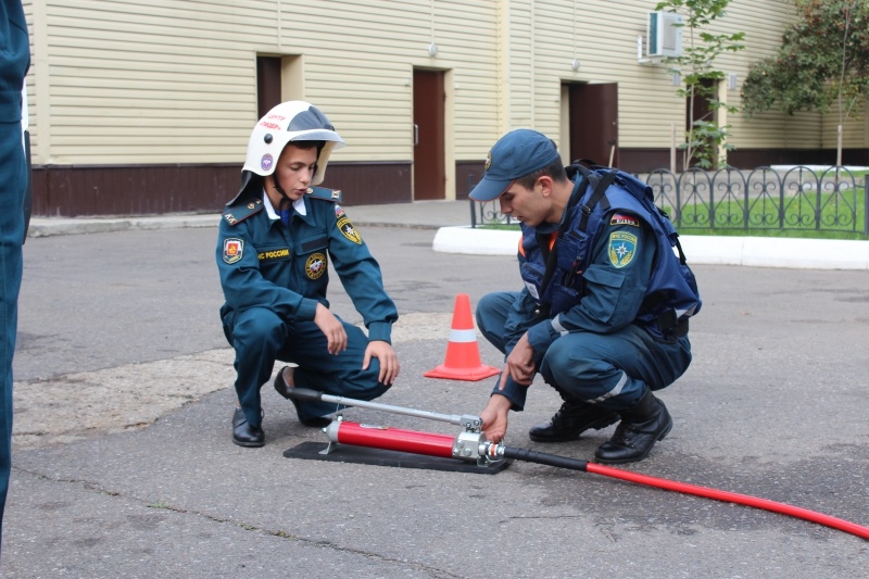 Занятия с кадетами МЧС