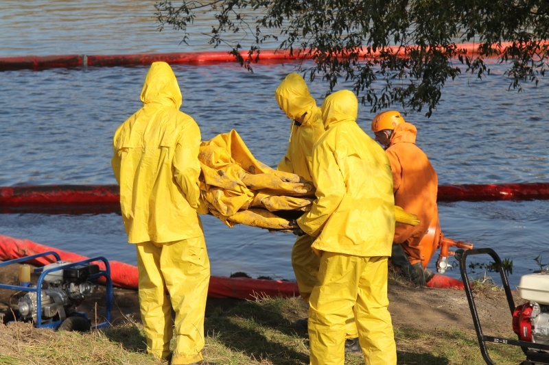 Совместная тренировка по сбору разливов нефтепродуктов на территории Московской области