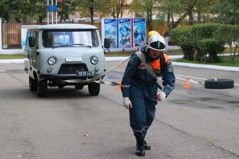 Завершились соревнования по пожарному кроссфиту