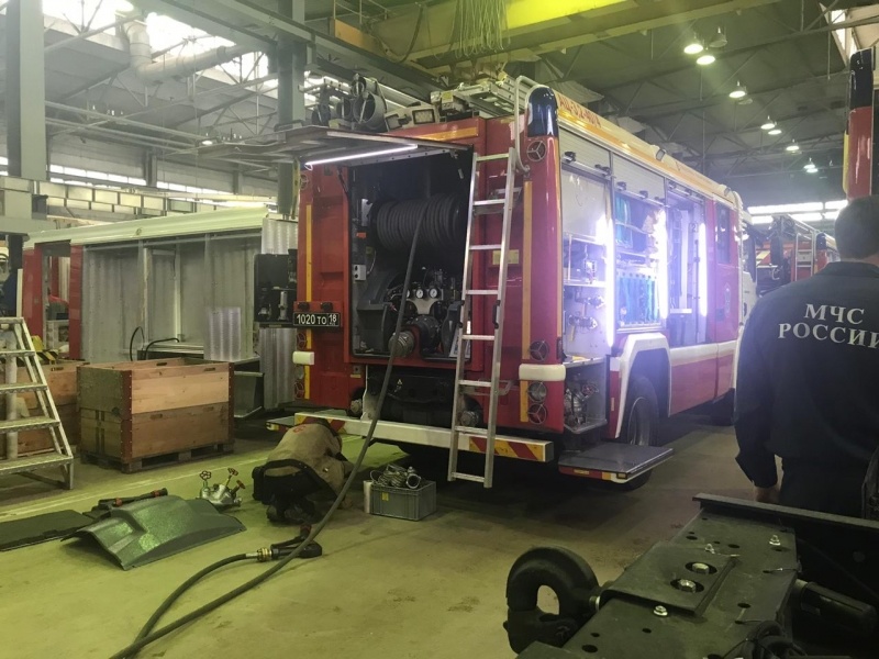 Обслуживание пожарного автомобиля в ПО "Спецтехника пожаротушения"