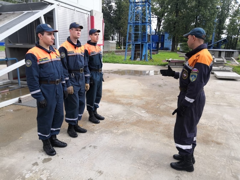 Совершенствование профессиональных навыков военнослужащими управления (робототехнических средств)