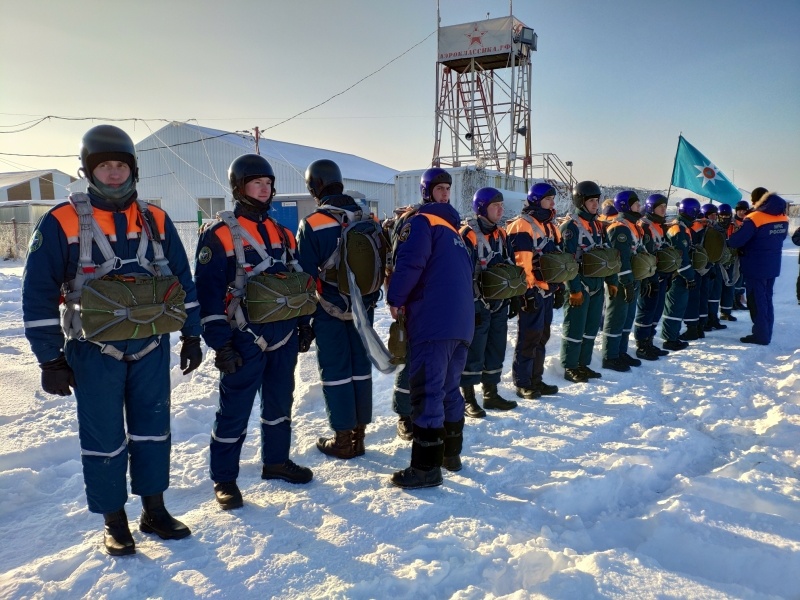 Продолжаются сборы по воздушно-десантной подготовке