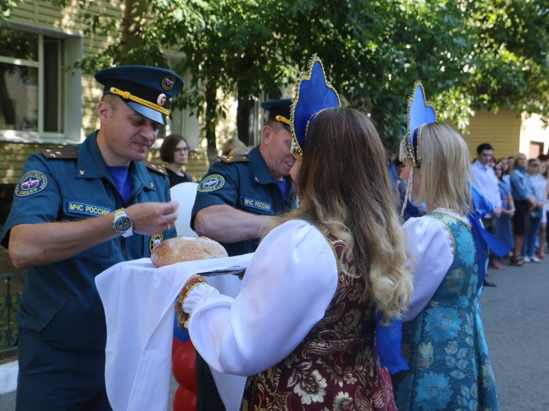 Торжественное построение, посвященное встрече отрядов, выполнявших пиротехнические работы в Тверской области