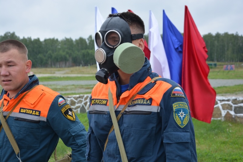 Пиротехники МЧС России соревнуются за звание лучшего по профессии