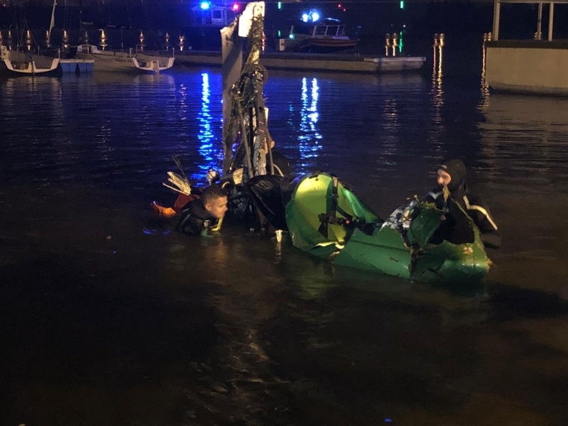 Проведение работ на месте крушения вертолета в Клязьминском водохранилище