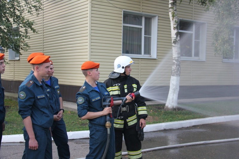 Занятие по противопожарной подготовке с военнослужащими по призыву.