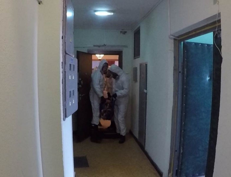 Оказание помощи при переноске больного