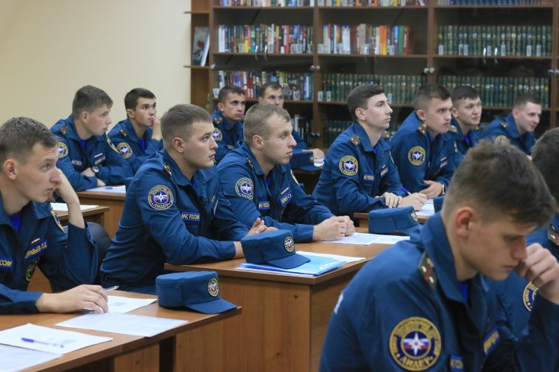 Занятия с вновь прибывшими лейтенантами