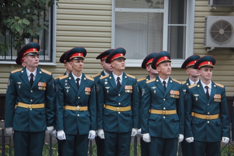 Торжественное построение, посвященное распределению молодых лейтенантов по подразделениям