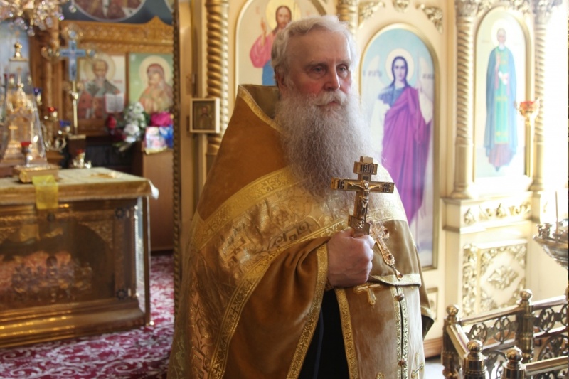 Начальник Центра генерал-майор Саввин А.А. поздравил с днем рождения настоятеля Троицкого храма протоиерея Сергия Гуданова