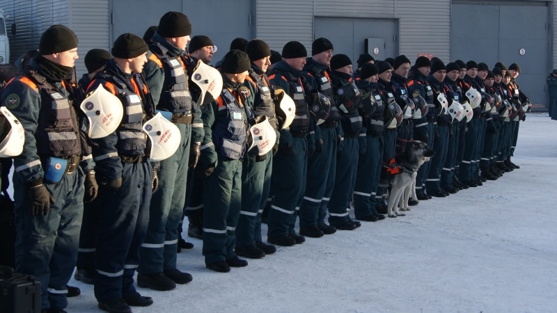 Спасатели Центра выехали на место обрушения кровли производственного здания в Дзержинском