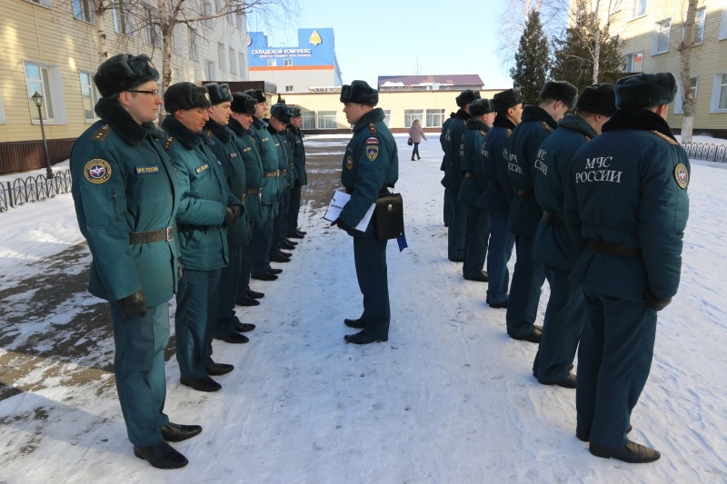 Проведение строевого - смотра с категорией прапорщиков