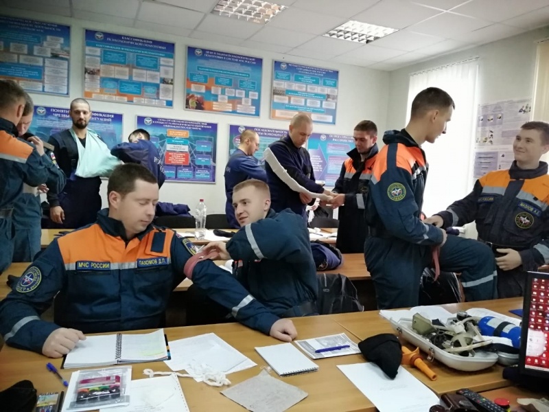 Продолжается обучение по специальности "Организация и проведение газоспасательных работ"