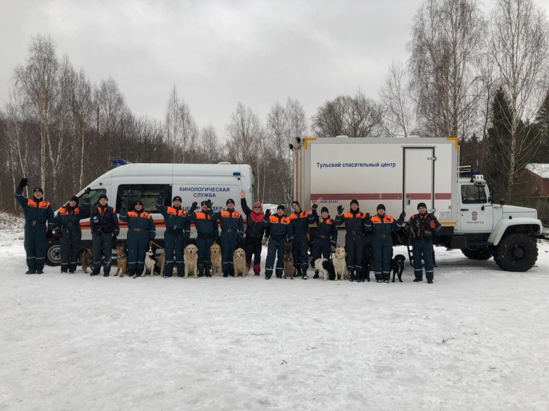 Учебно-тренировочное занятие кинологов
