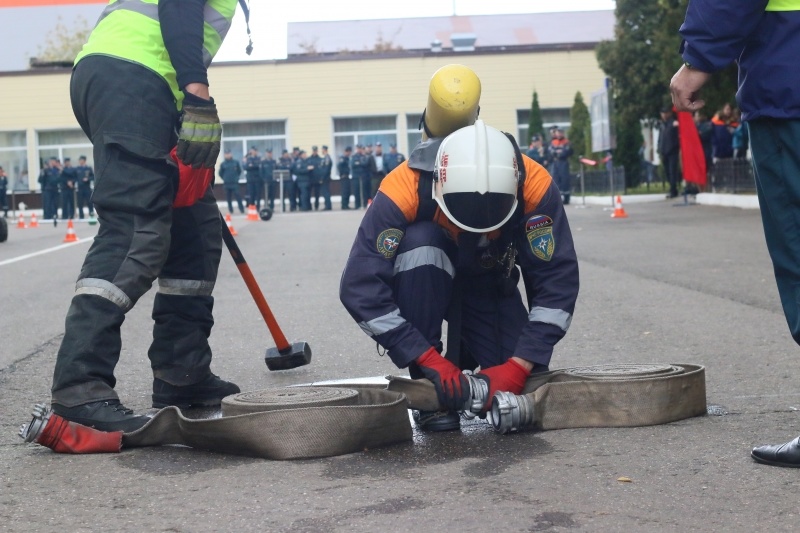 Завершились соревнования по пожарному кроссфиту