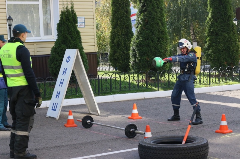 Завершились соревнования по пожарному кроссфиту