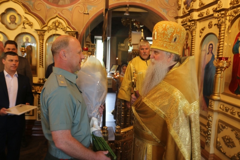 Начальник Центра генерал-майор Саввин А.А. поздравил с юбилеем настоятеля Троицкого храма протоиерея Сергия Гуданова