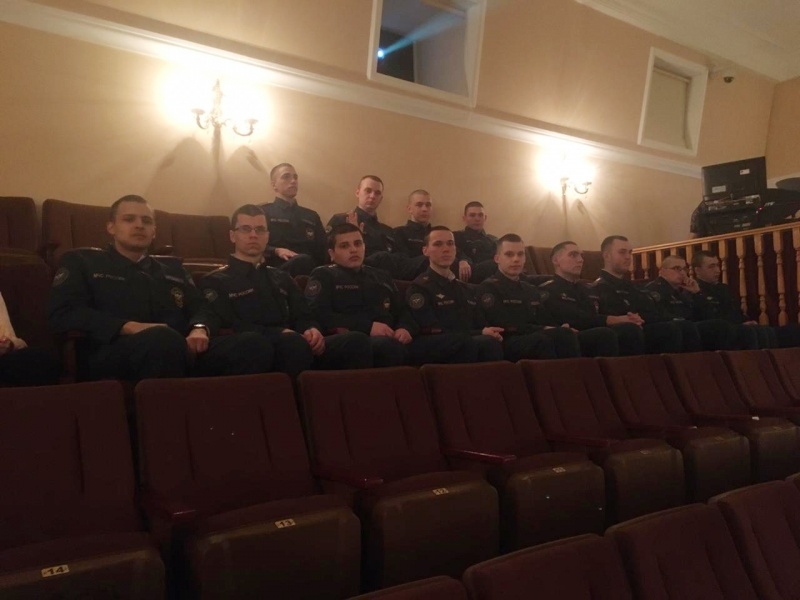 Личный состав срочной службы побывал на концерте в ДК Мосрентген