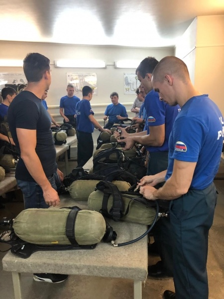 Сотрудники Центра проходят обучение по специальности "пожарный"