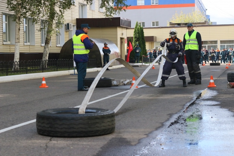 Завершились соревнования по пожарному кроссфиту