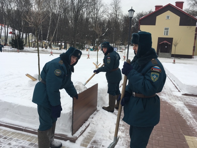 Облагораживание территории Музейно-просветительского центра МЧС России