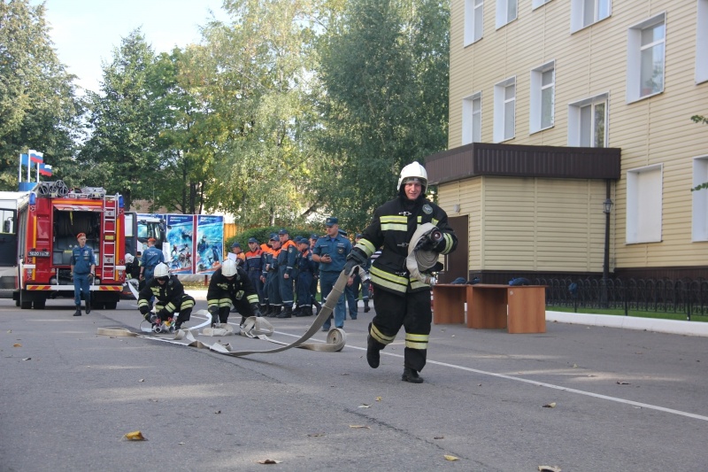 Сдача зачета по противопожарной подготовке прибывшими офицерами