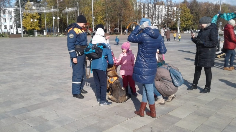 Кинологи Центра приняли участие в проведении праздника "Знания и умения по Гражданской обороне"