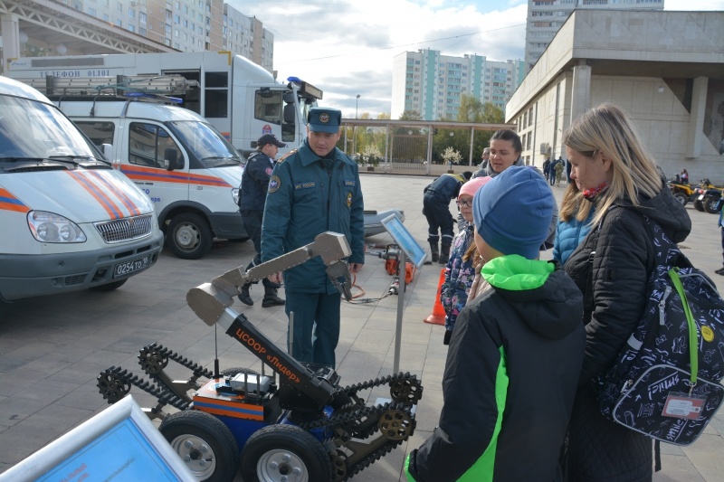 Выставка пожарно-спасательной техники и оборудования в рамках Всемирного Дня ГО