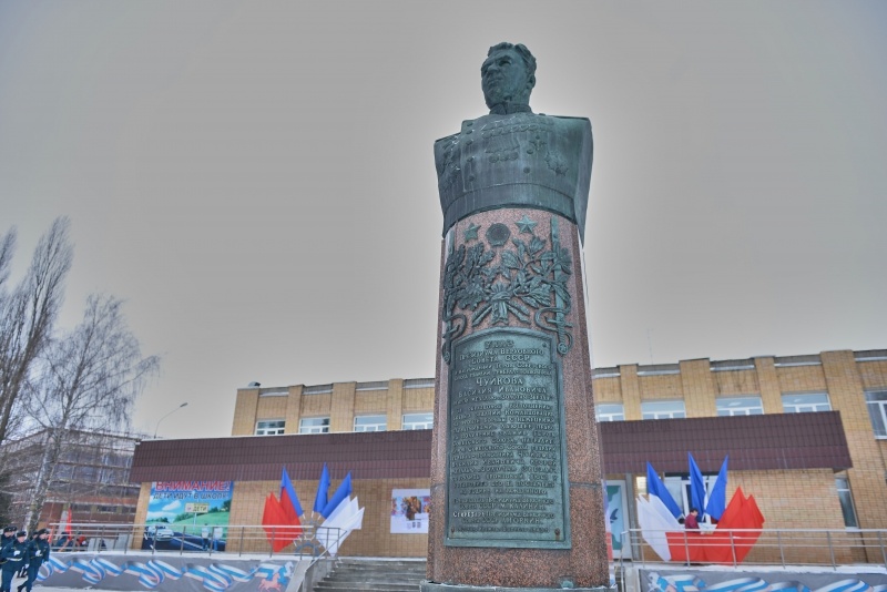 Участие в торжественном мероприятии, посвященном 118-годовщине со дня рождения маршала В.И. Чуйкова и 75-годовщине Победы в Сталинградской битве
