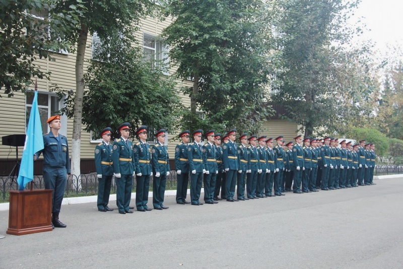 Торжественное построение, посвященное распределению молодых лейтенантов по подразделениям