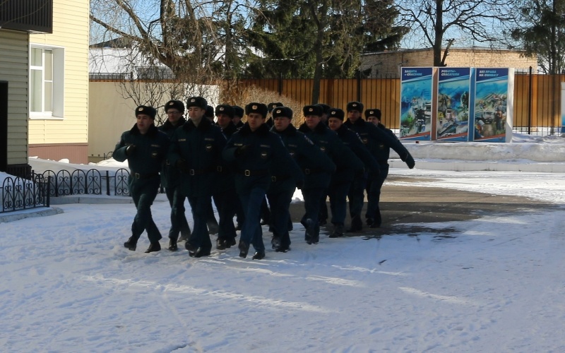 Проведение строевого - смотра с категорией прапорщиков