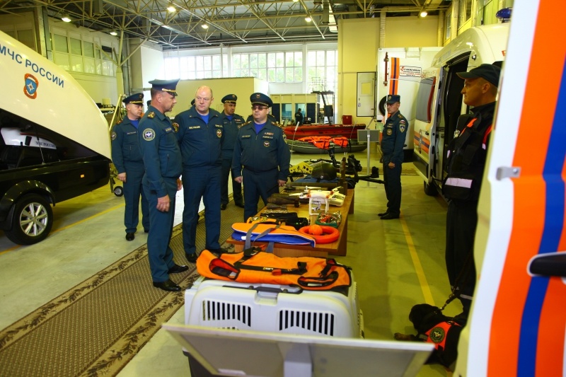 Статс-секретарь - заместитель министра МЧС России посетил Центр спасательных операций особого риска "Лидер"