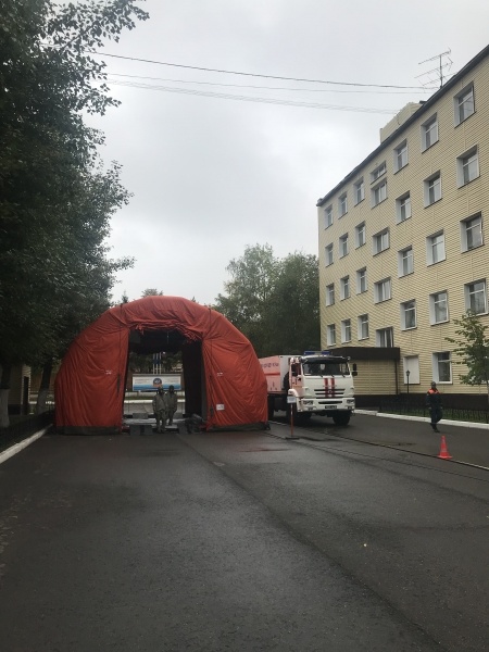 Занятия по развертыванию пункта специальной и санитарной обработки