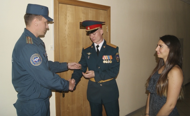 В Центр "Лидер" для прохождения военной службы прибыл 41 лейтенант АГЗ МЧС России