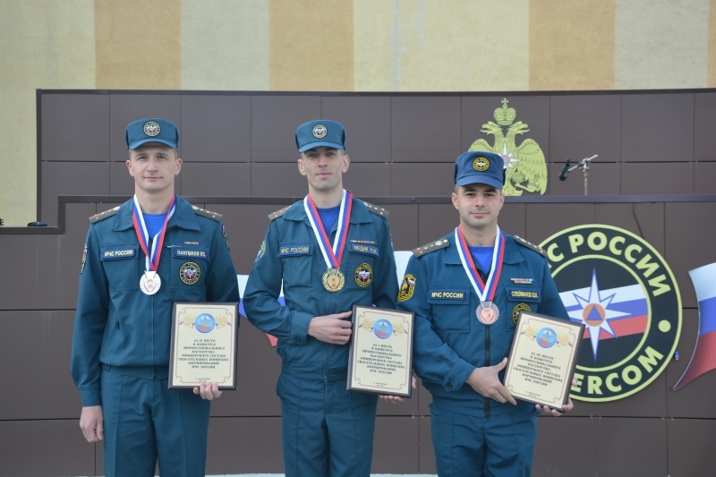 Первое место в конкурсе профессионального мастерства офицерского состава СВФ МЧС России