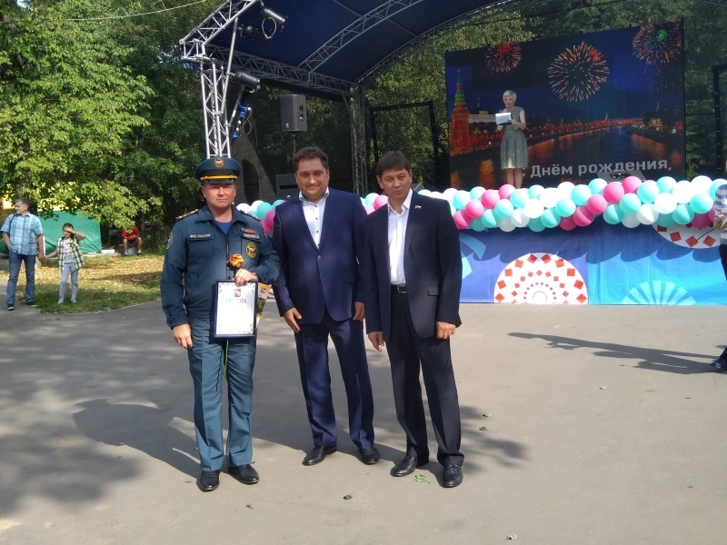 Награждение военнослужащих Центра "Лидер" грамотами от главы поселения Мосрентген Награждение военнослужащих Центра "Лидер" грамотами от главы поселения Мосрентген